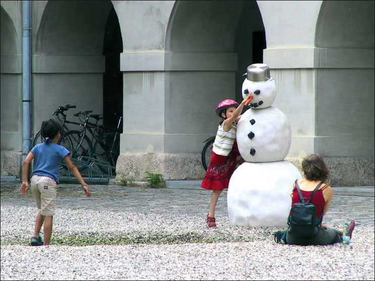 Figura 8: cogliere con naturalezza i bambini nei loro giochi non è difficile. Basta collocarsi a qualche metro di distanza. Naturalmente la fotocamera dovrà essere dotata di un adeguato teleobiettivo 