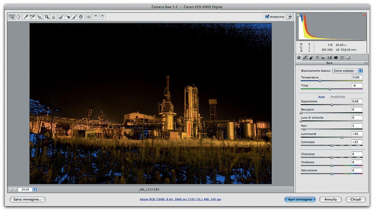 Figura 6: l’immagine notturna utilizzata per questo esempio e aperta dentro Adobe Camera RAW. Fotografia scattata con una Canon EOS 400D, 30 sec. f.8.0 ISO 200. Per scattare questa immagine è stato necessario l’uso del treppiede e di un telecomando per lo scatto remoto